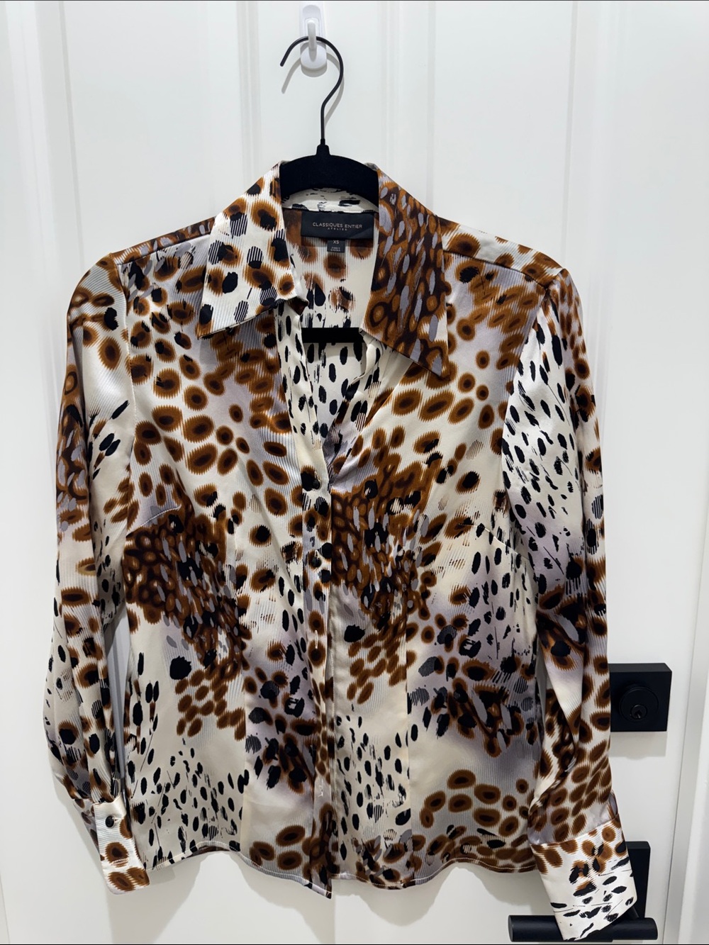 Silk Classiques Entier Leopard-Print Button-Up Blouse in White, Brown & Black